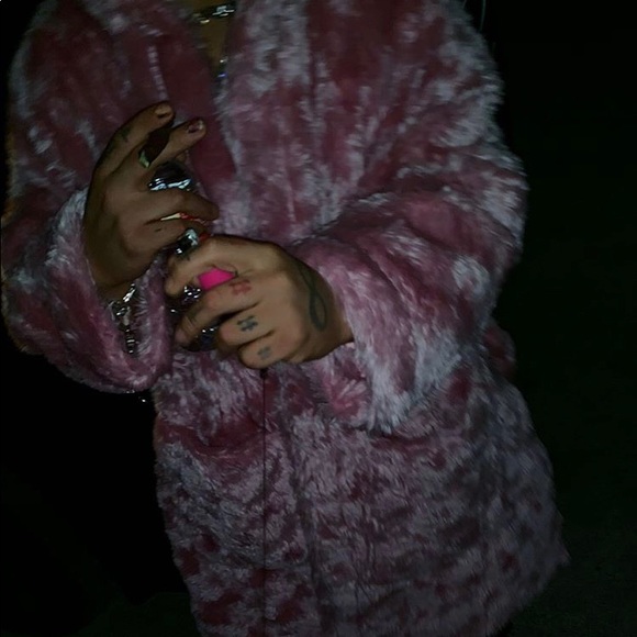 Meet your Posher, Lorena - Picture 1 of 1